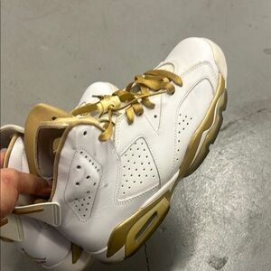 Nike Air Jordan 6 Retro White Gold Sneakers